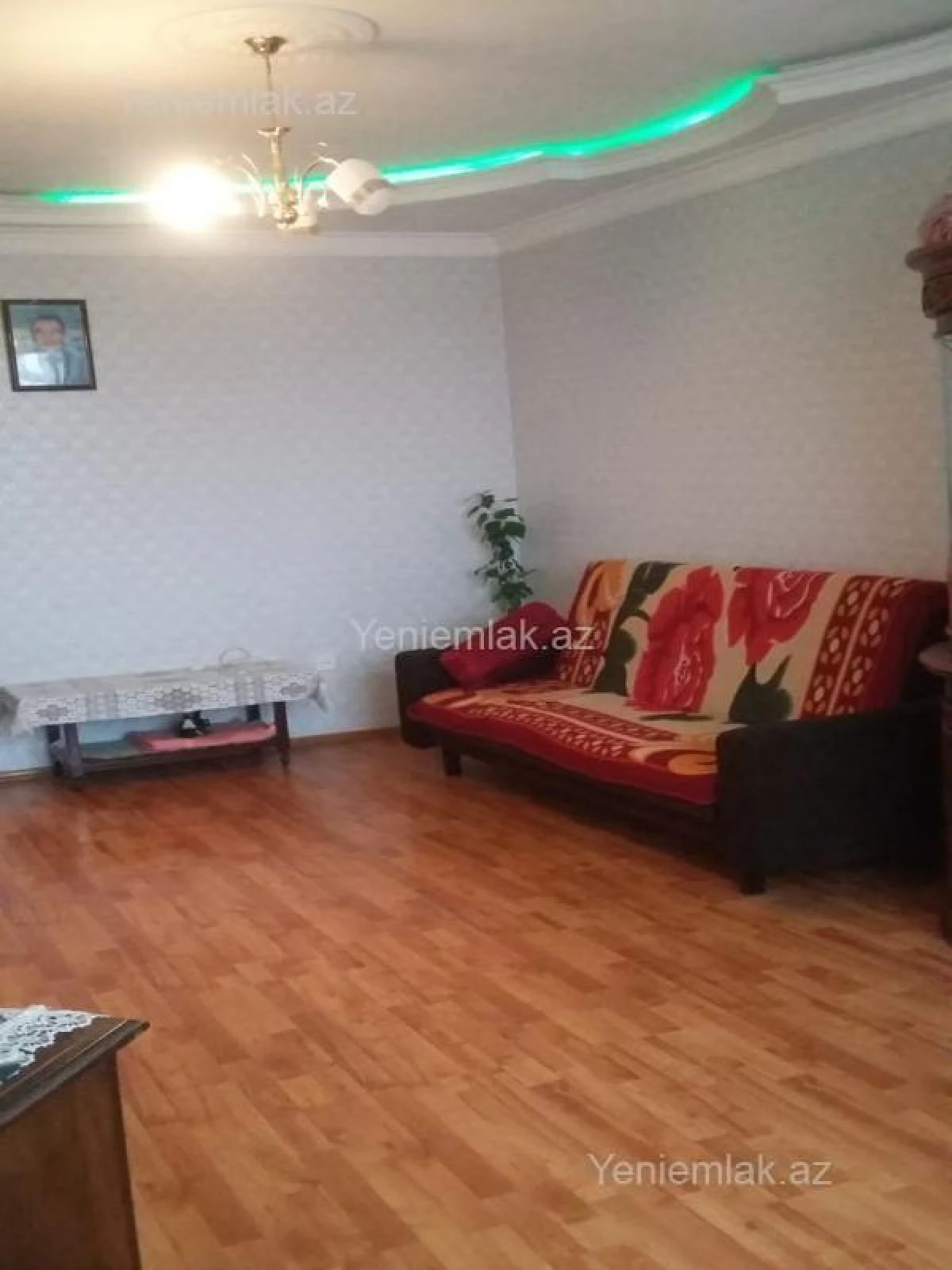 Satılır 2 otaqlı köhnə tikili 64 m²