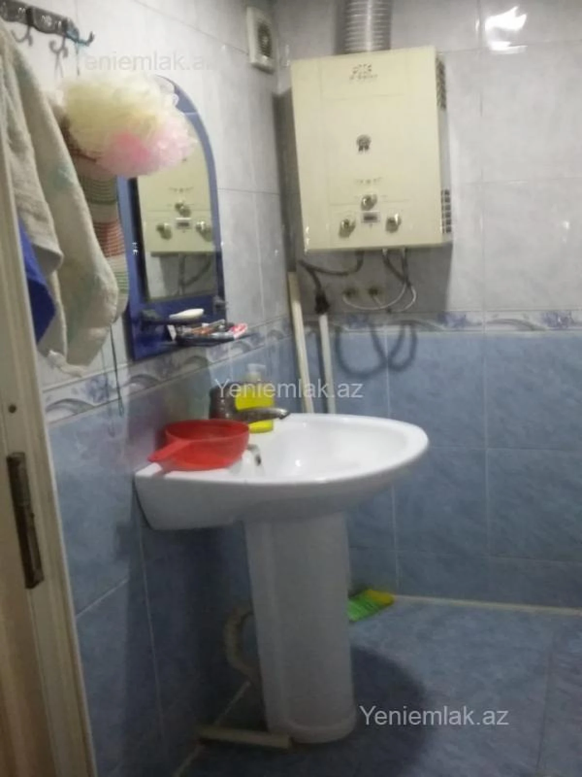 Satılır 2 otaqlı köhnə tikili 64 m²