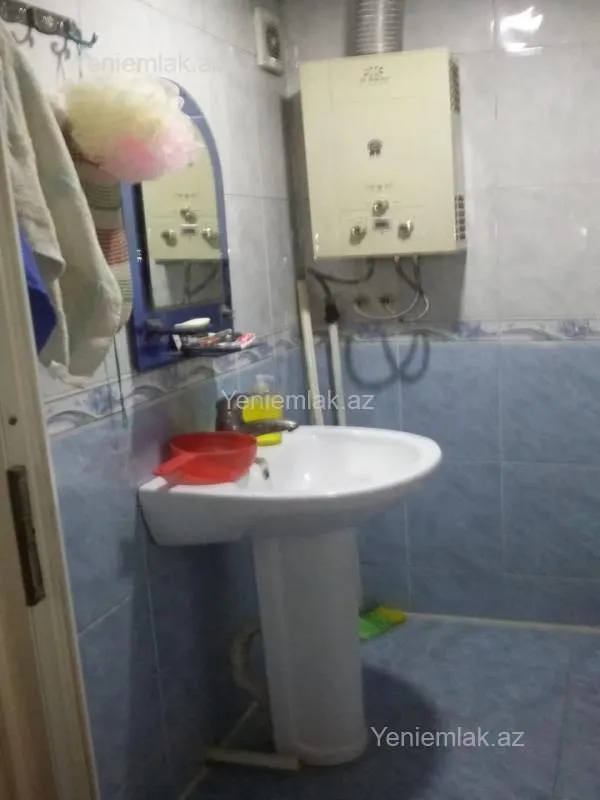 Satılır 2 otaqlı köhnə tikili 64 m²