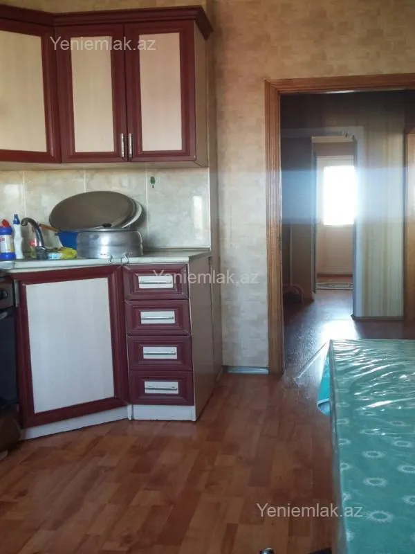 Satılır 2 otaqlı köhnə tikili 64 m²