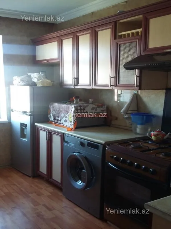 Satılır 2 otaqlı köhnə tikili 64 m²