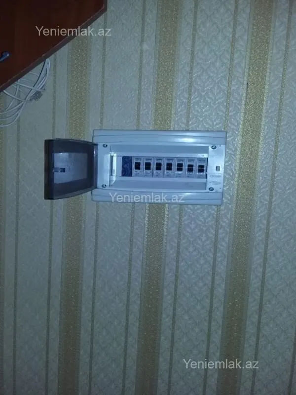 Satılır 2 otaqlı köhnə tikili 64 m²