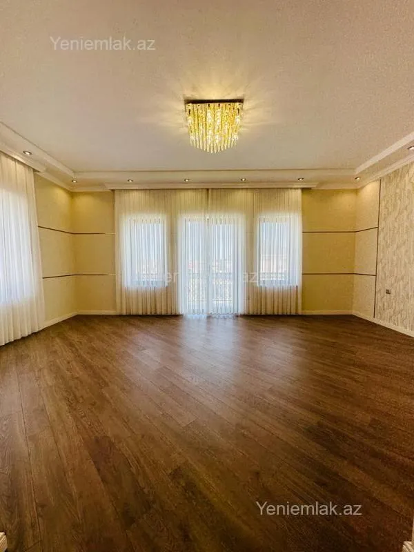 Satılır 6 otaqlı həyət evi 350 m²