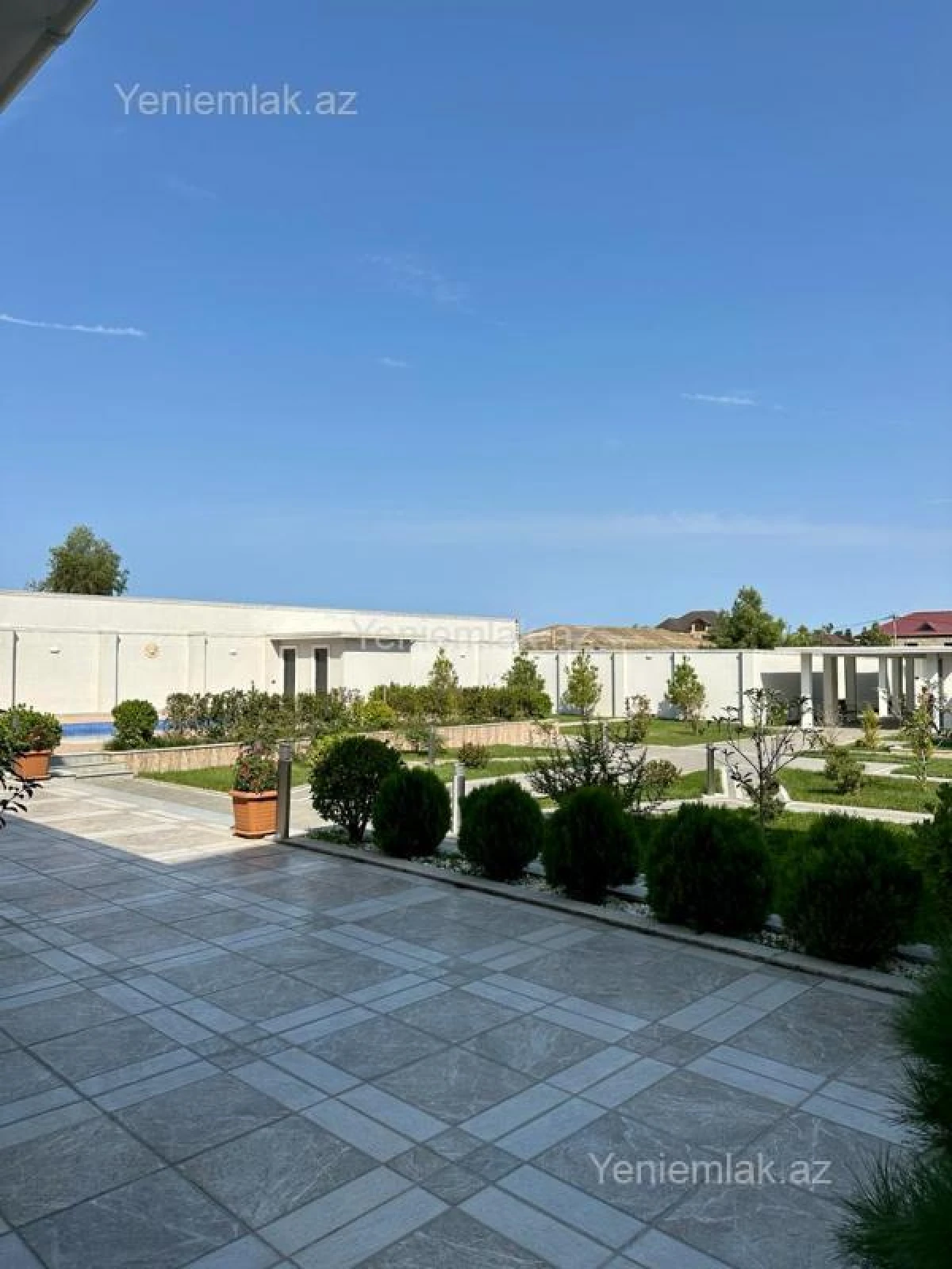 Satılır 6 otaqlı həyət evi 350 m²