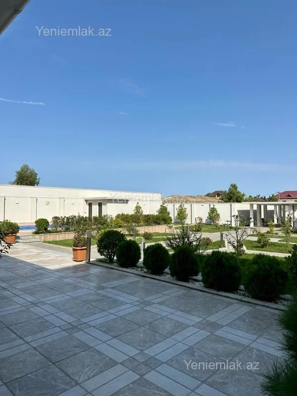 Satılır 6 otaqlı həyət evi 350 m²