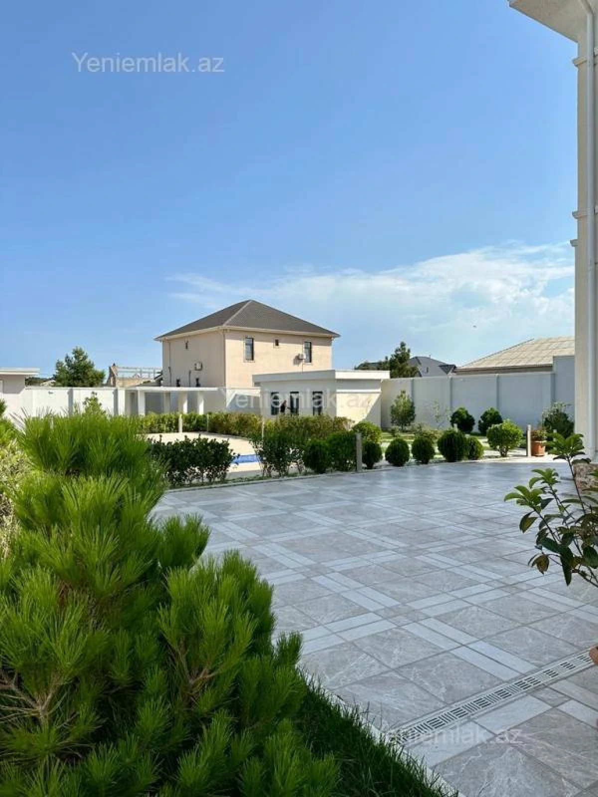 Satılır 6 otaqlı həyət evi 350 m²