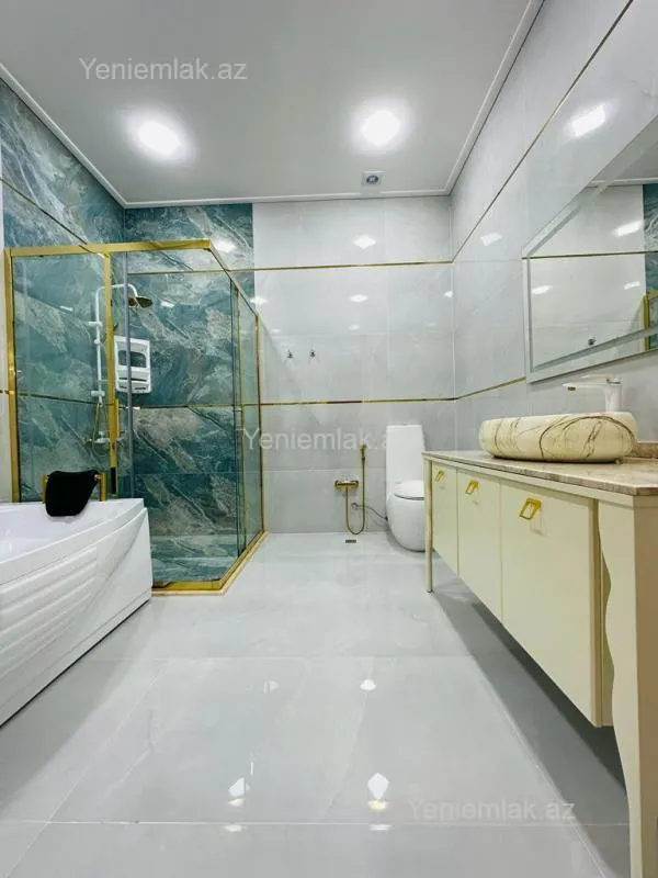 Satılır 6 otaqlı həyət evi 350 m²