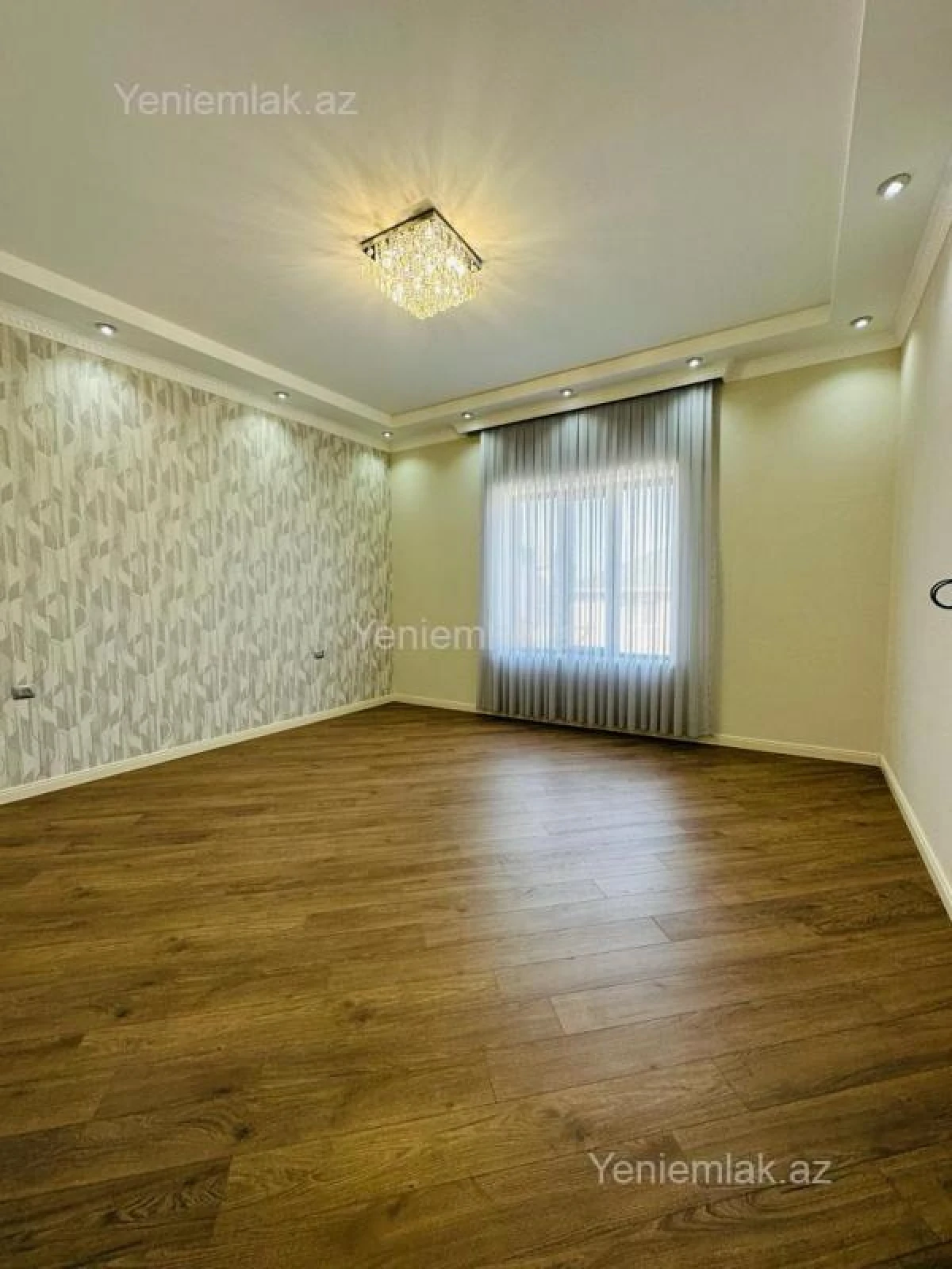 Satılır 6 otaqlı həyət evi 350 m²