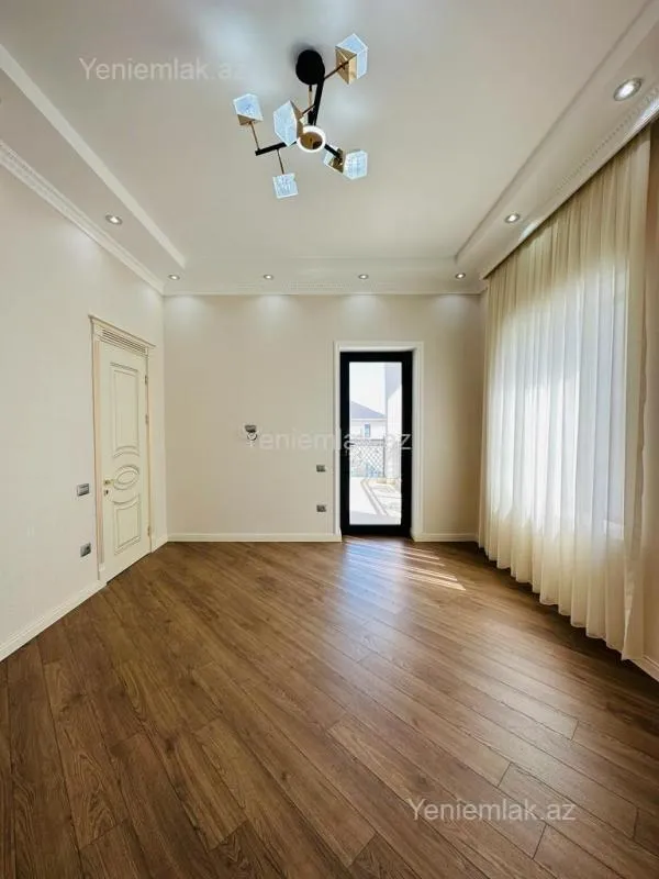 Satılır 6 otaqlı həyət evi 350 m²