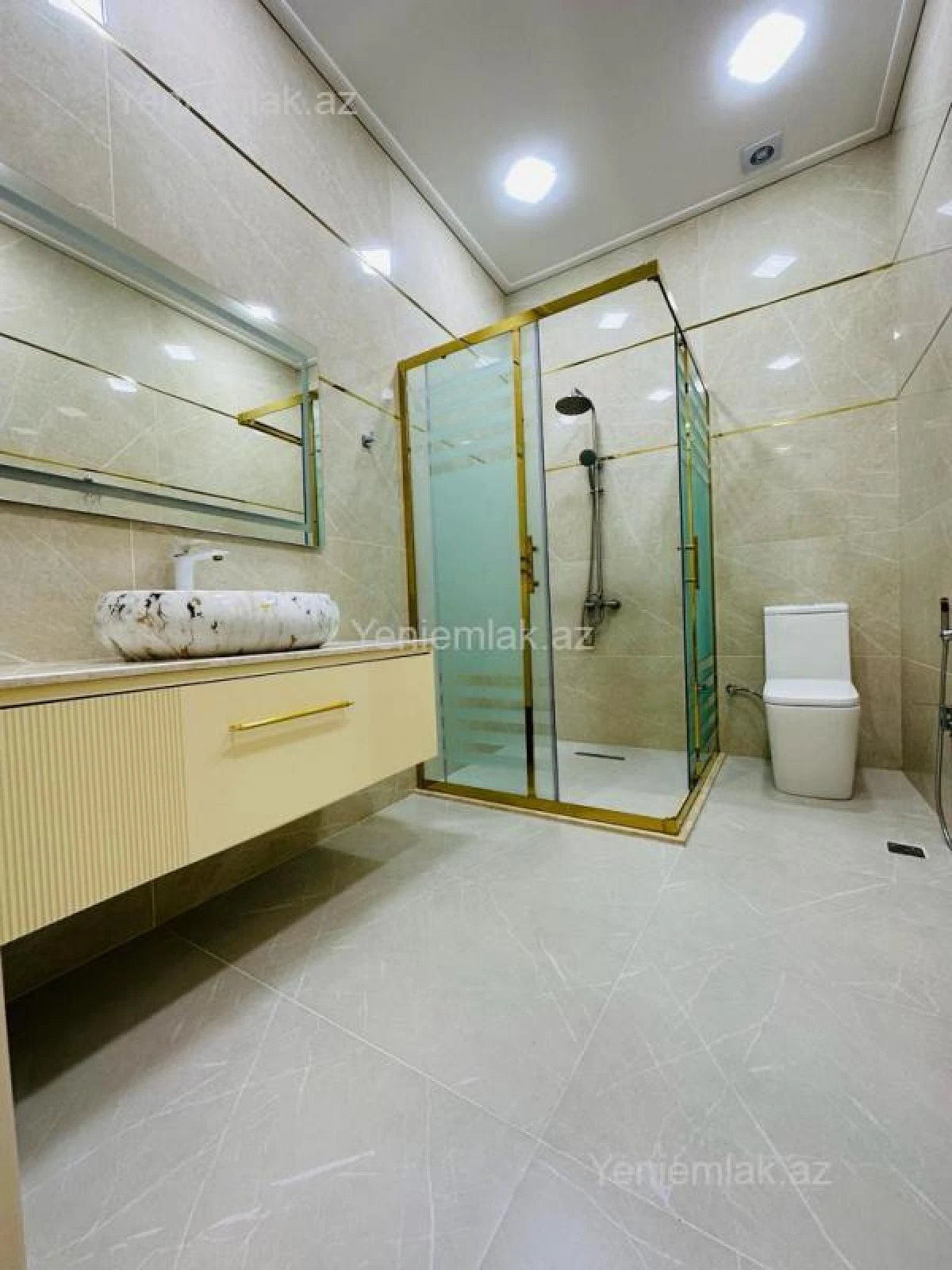 Satılır 6 otaqlı həyət evi 350 m²