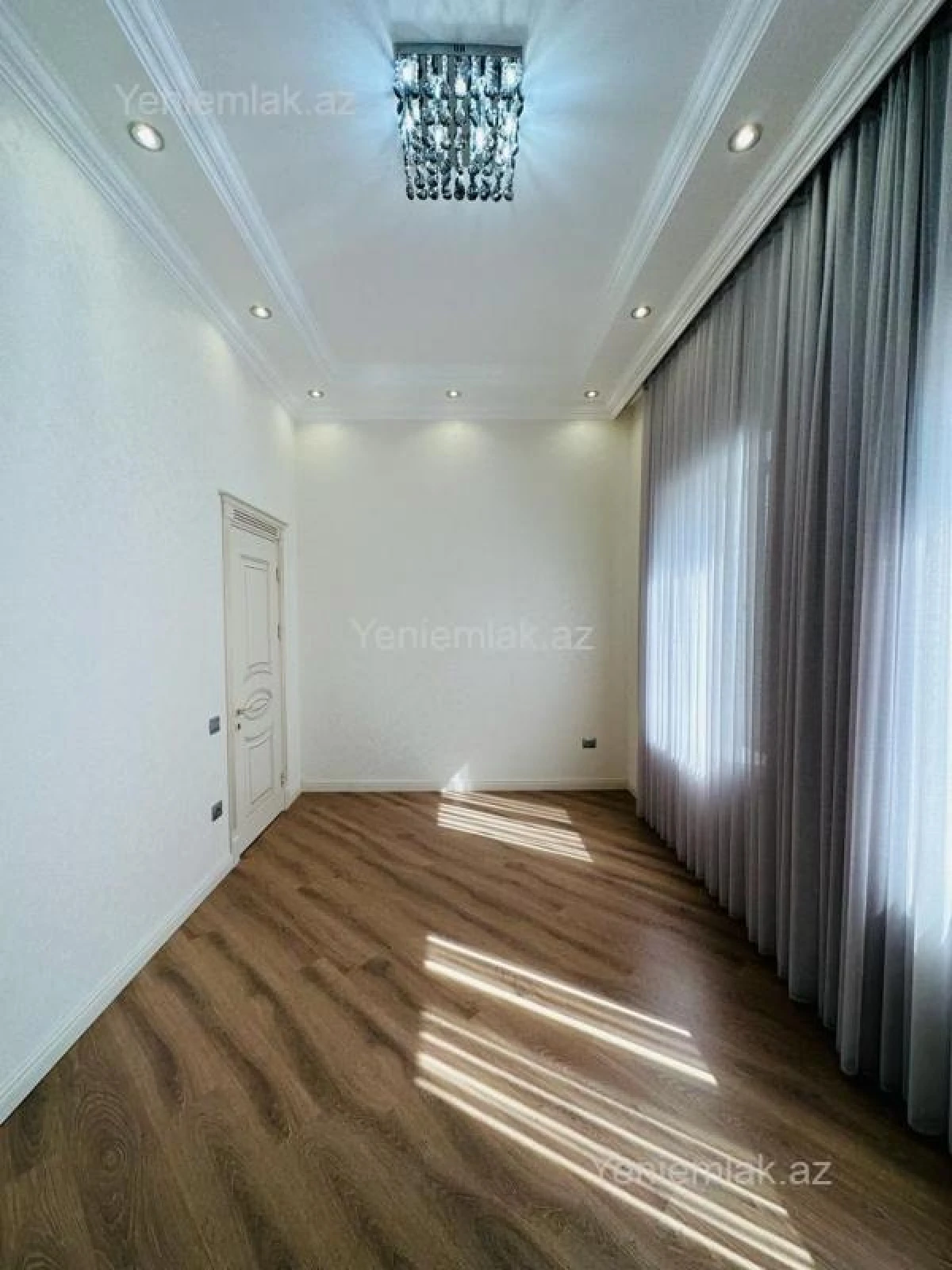 Satılır 6 otaqlı həyət evi 350 m²
