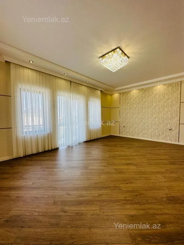 Satılır 6 otaqlı həyət evi 350 m²