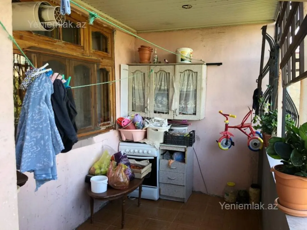 Satılır 3 otaqlı köhnə tikili 100 m²
