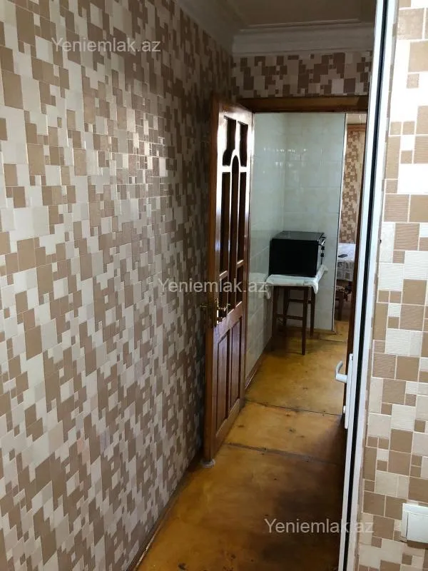 Satılır 3 otaqlı köhnə tikili 100 m²