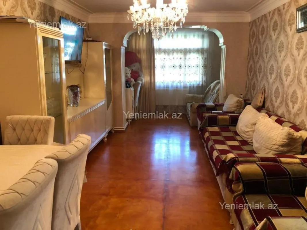 Satılır 3 otaqlı köhnə tikili 100 m²