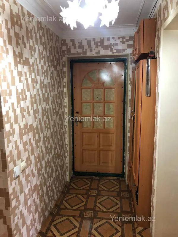 Satılır 3 otaqlı köhnə tikili 100 m²