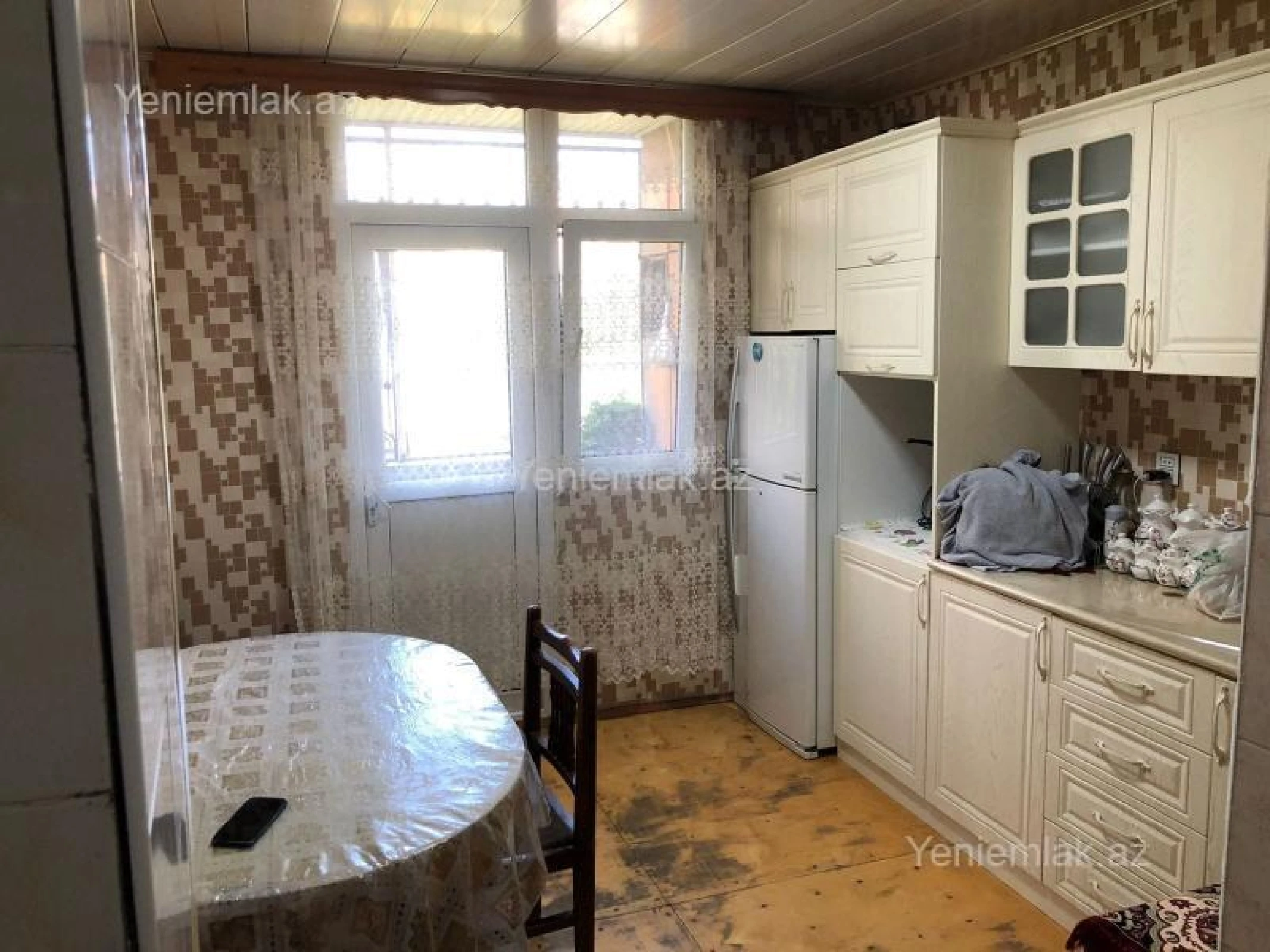 Satılır 3 otaqlı köhnə tikili 100 m²