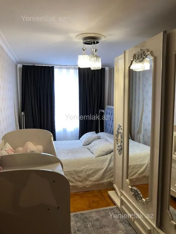 Satılır 3 otaqlı köhnə tikili 100 m²