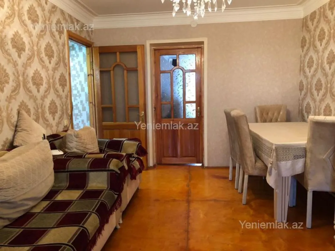 Satılır 3 otaqlı köhnə tikili 100 m²