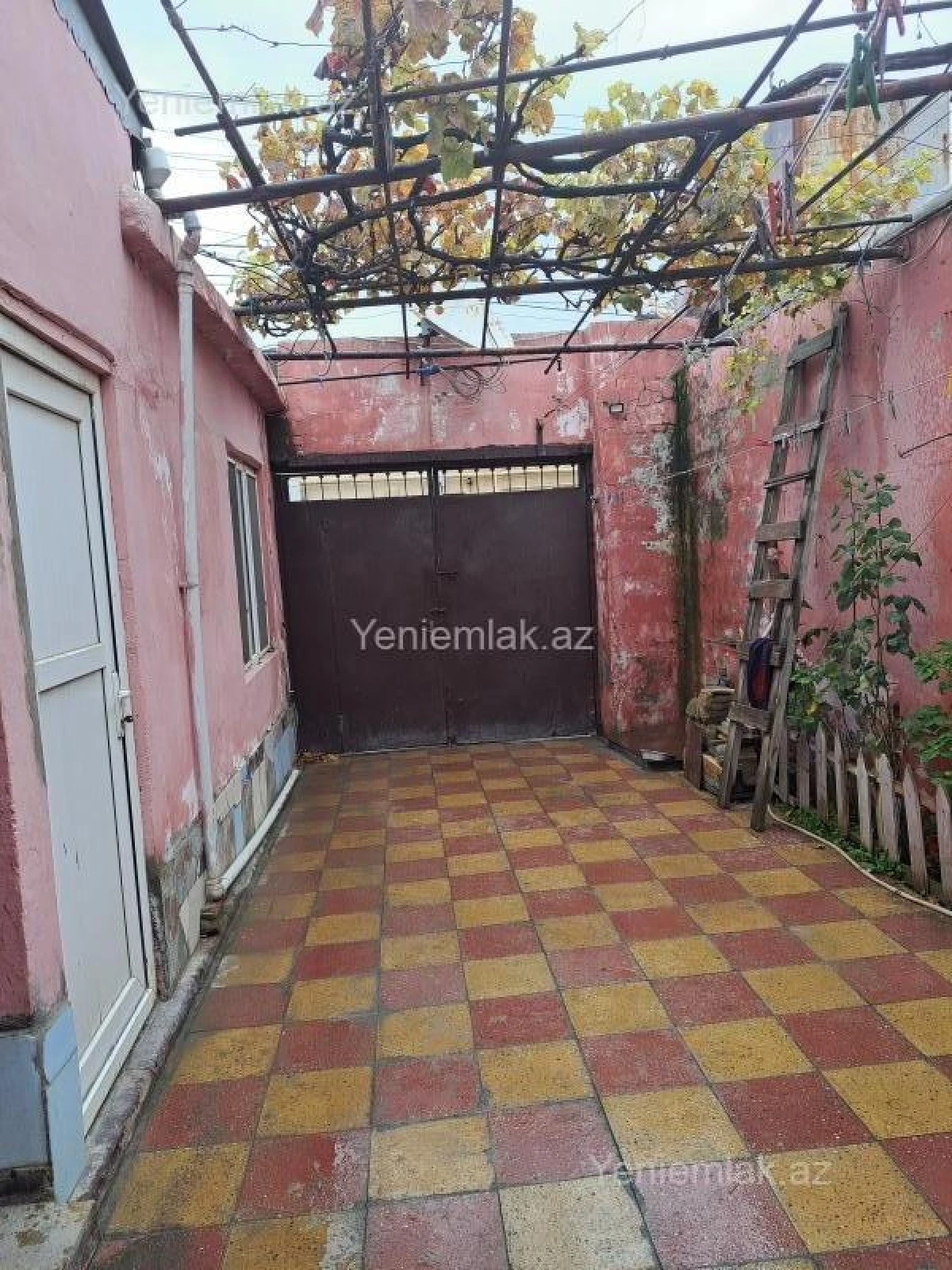 Satılır 4 otaqlı həyət evi 95 m²