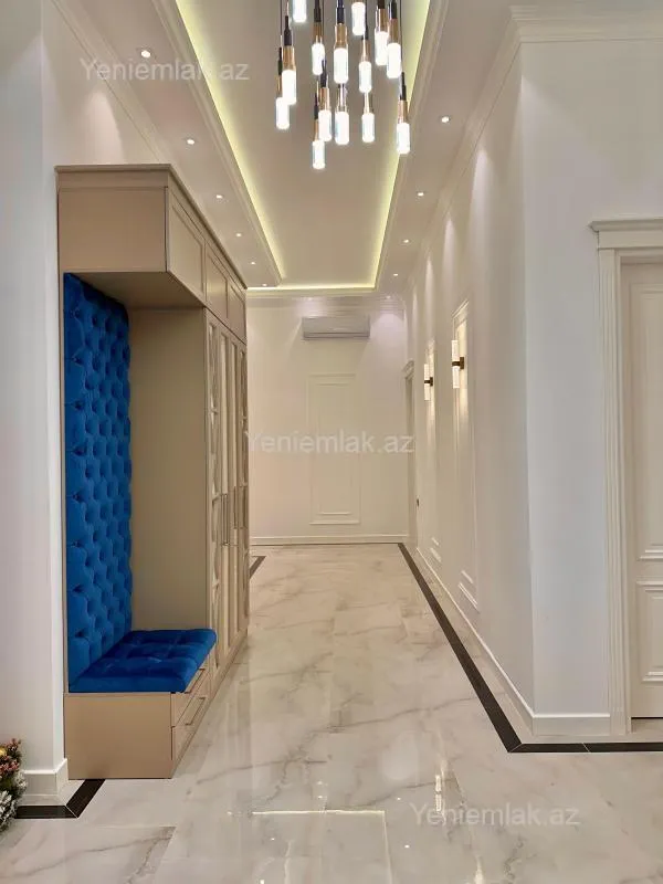 Satılır 5 otaqlı həyət evi 250 m²