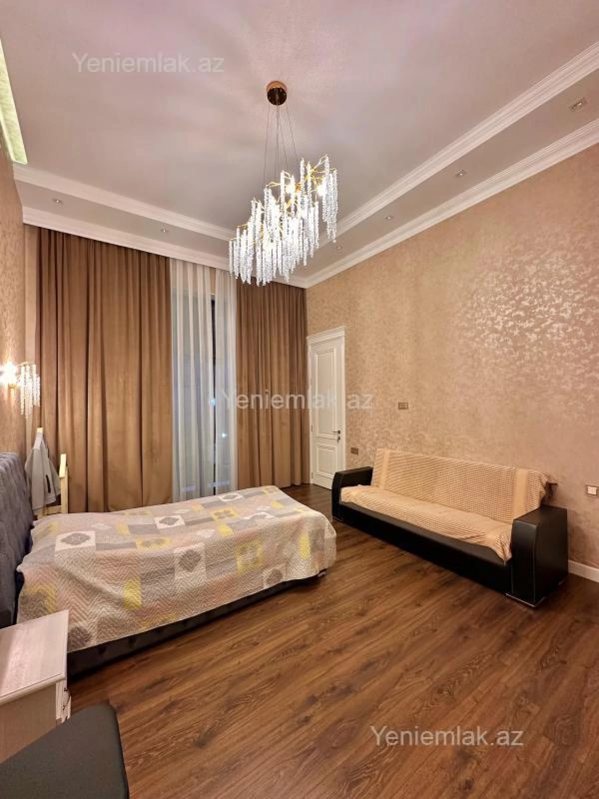 Satılır 5 otaqlı həyət evi 250 m²