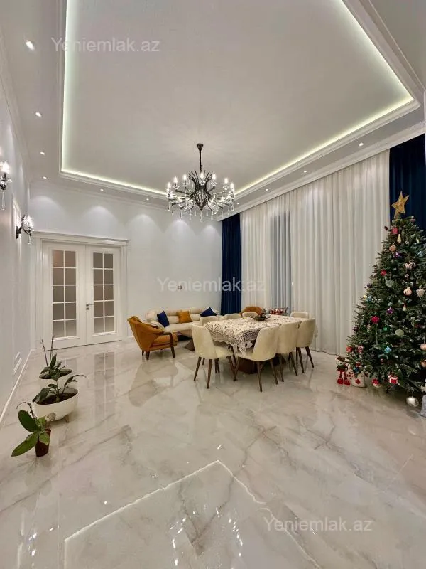 Satılır 5 otaqlı həyət evi 250 m²