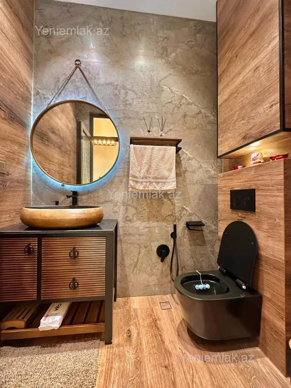 Satılır 5 otaqlı həyət evi 250 m²