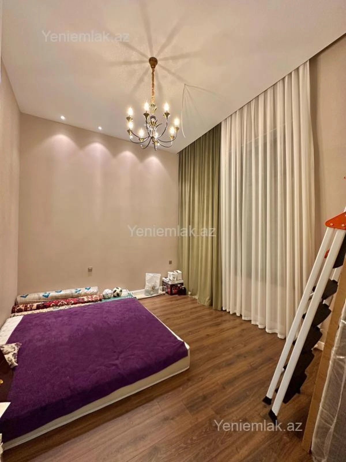 Satılır 5 otaqlı həyət evi 250 m²