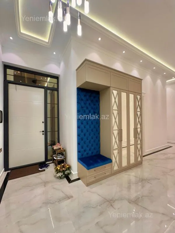 Satılır 5 otaqlı həyət evi 250 m²