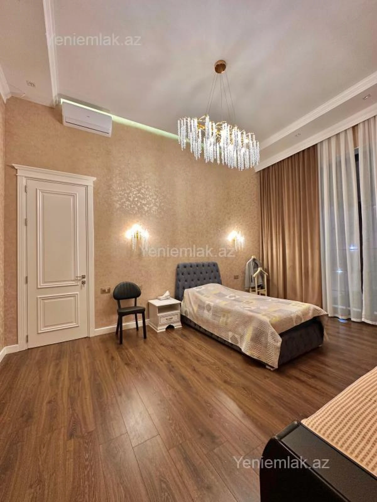 Satılır 5 otaqlı həyət evi 250 m²