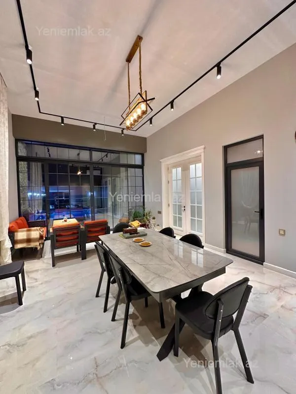 Satılır 5 otaqlı həyət evi 250 m²