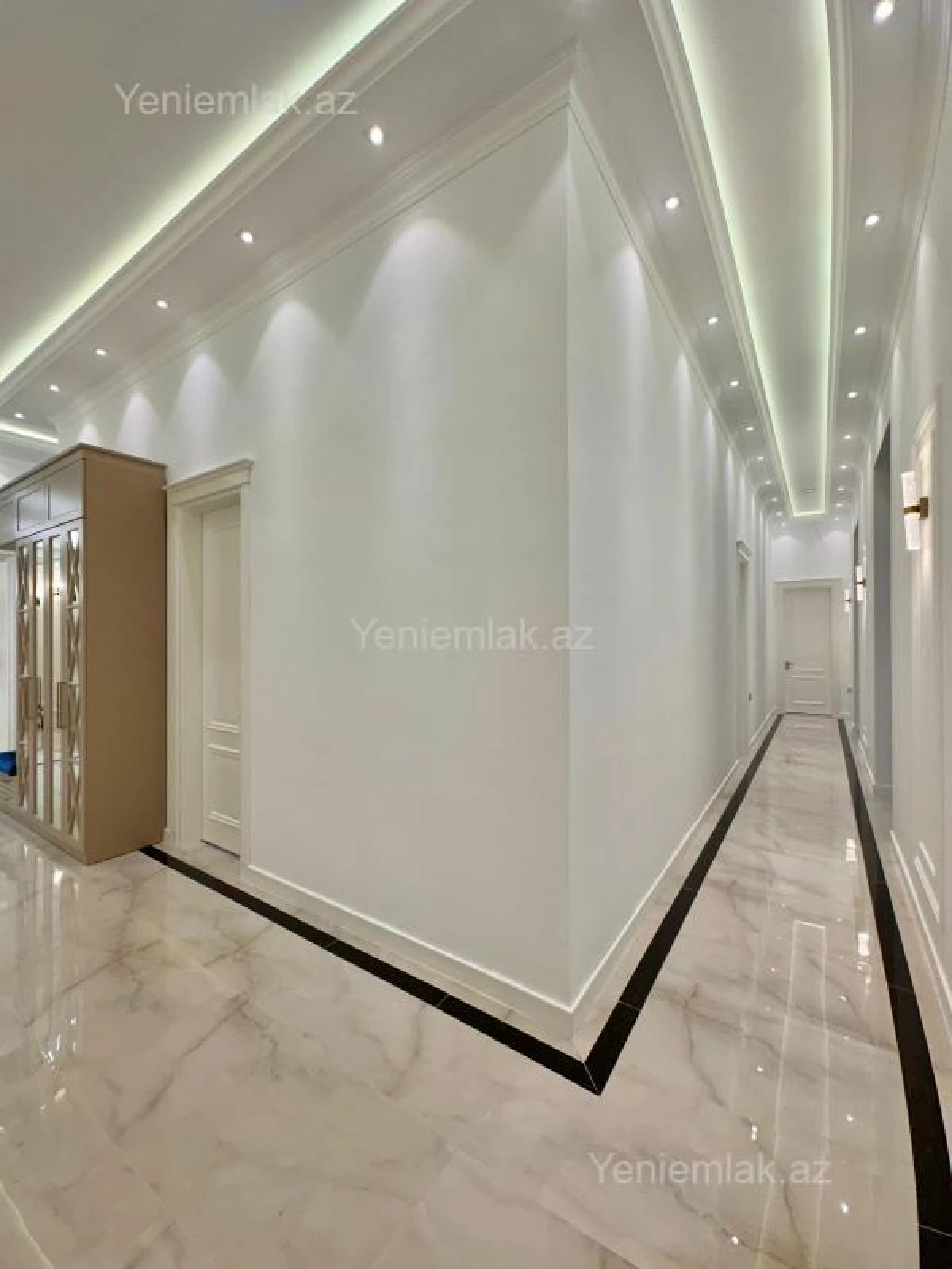 Satılır 5 otaqlı həyət evi 250 m²