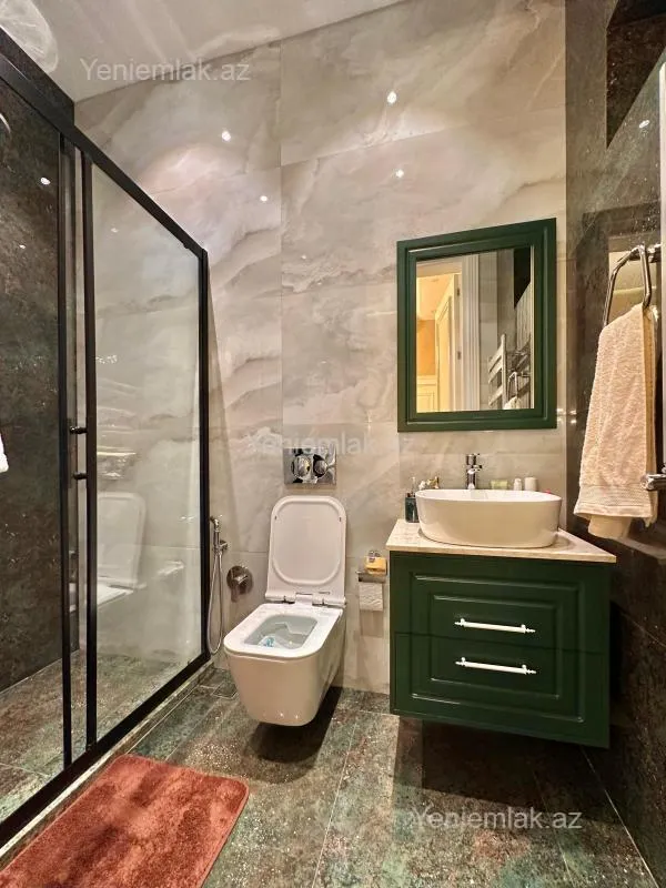 Satılır 5 otaqlı həyət evi 250 m²