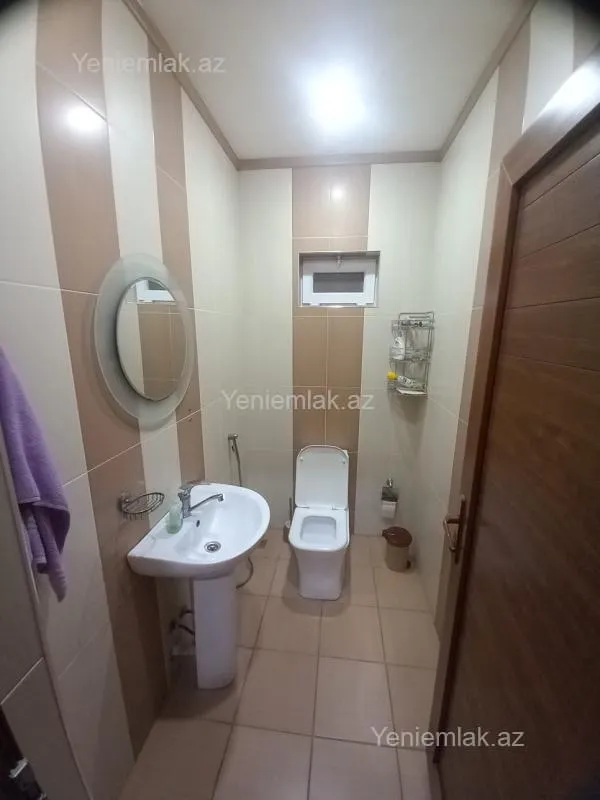 Satılır 6 otaqlı həyət evi 400 m²