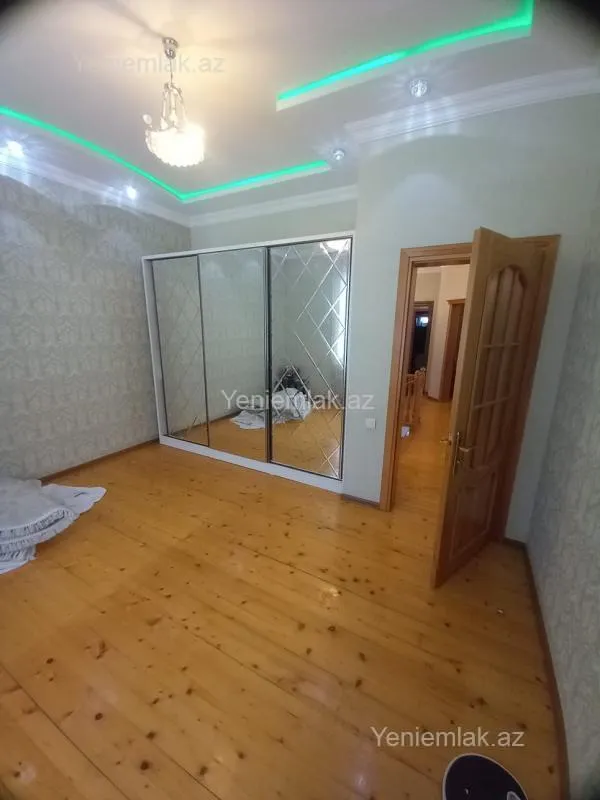 Satılır 6 otaqlı həyət evi 400 m²