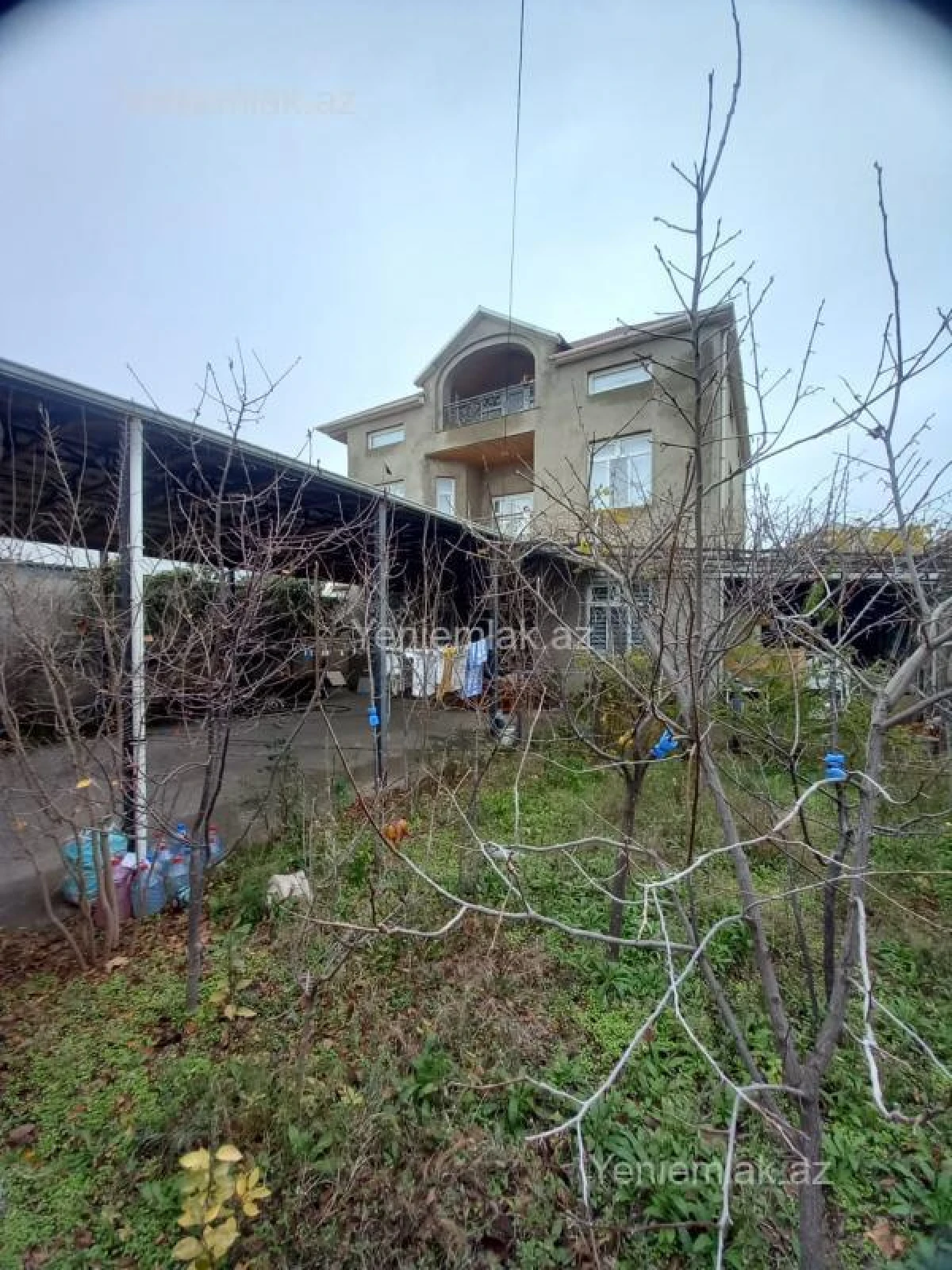 Satılır 6 otaqlı həyət evi 400 m²