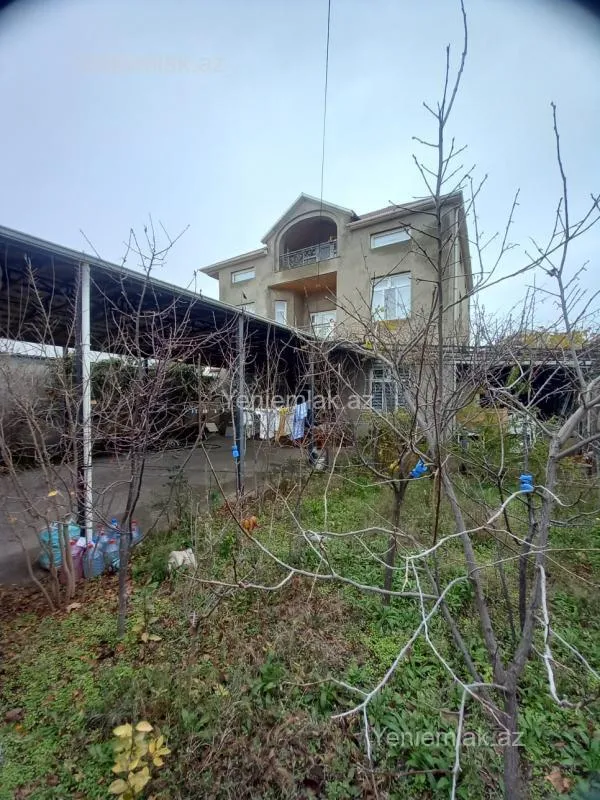 Satılır 6 otaqlı həyət evi 400 m²