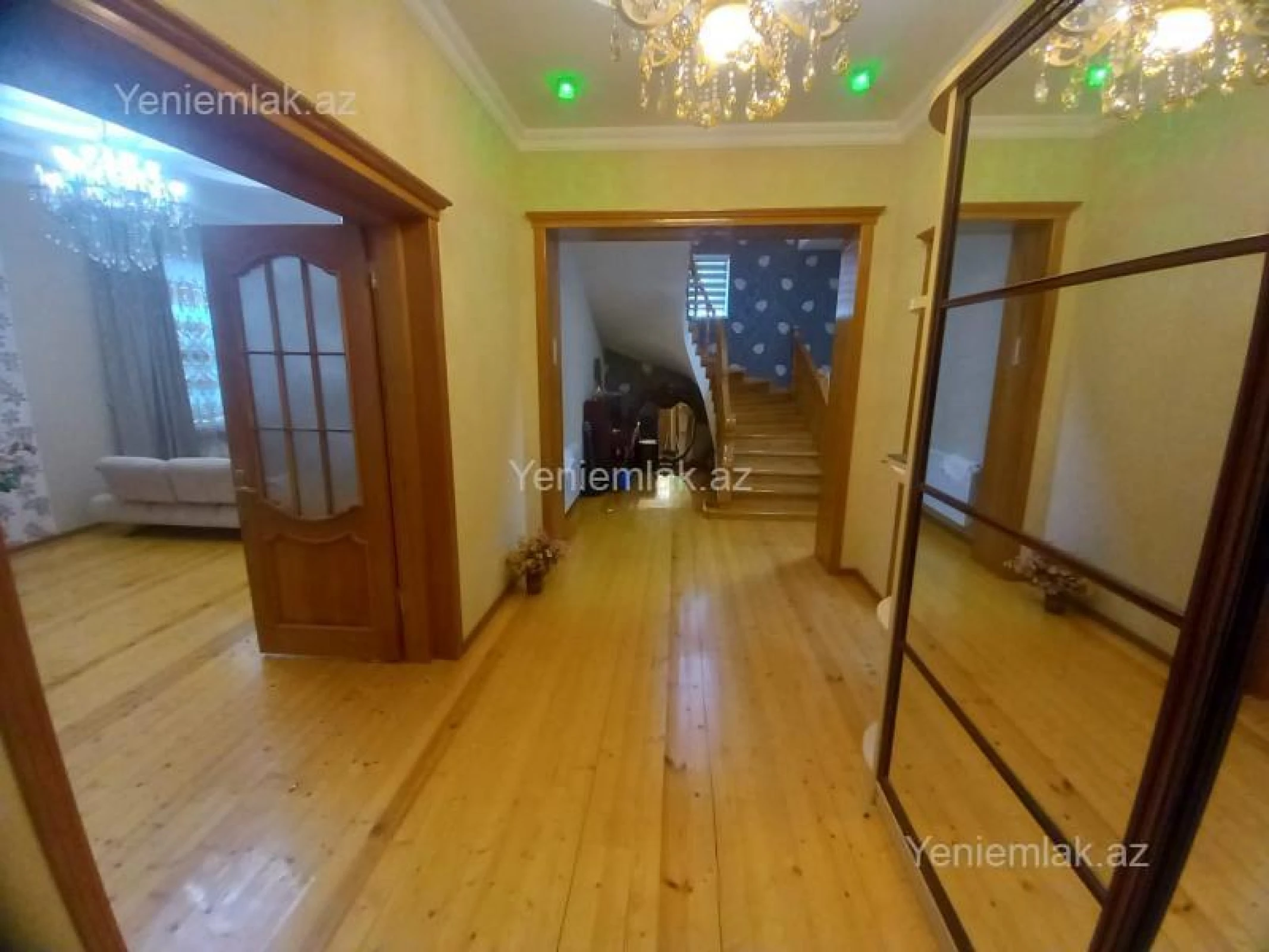 Satılır 6 otaqlı həyət evi 400 m²