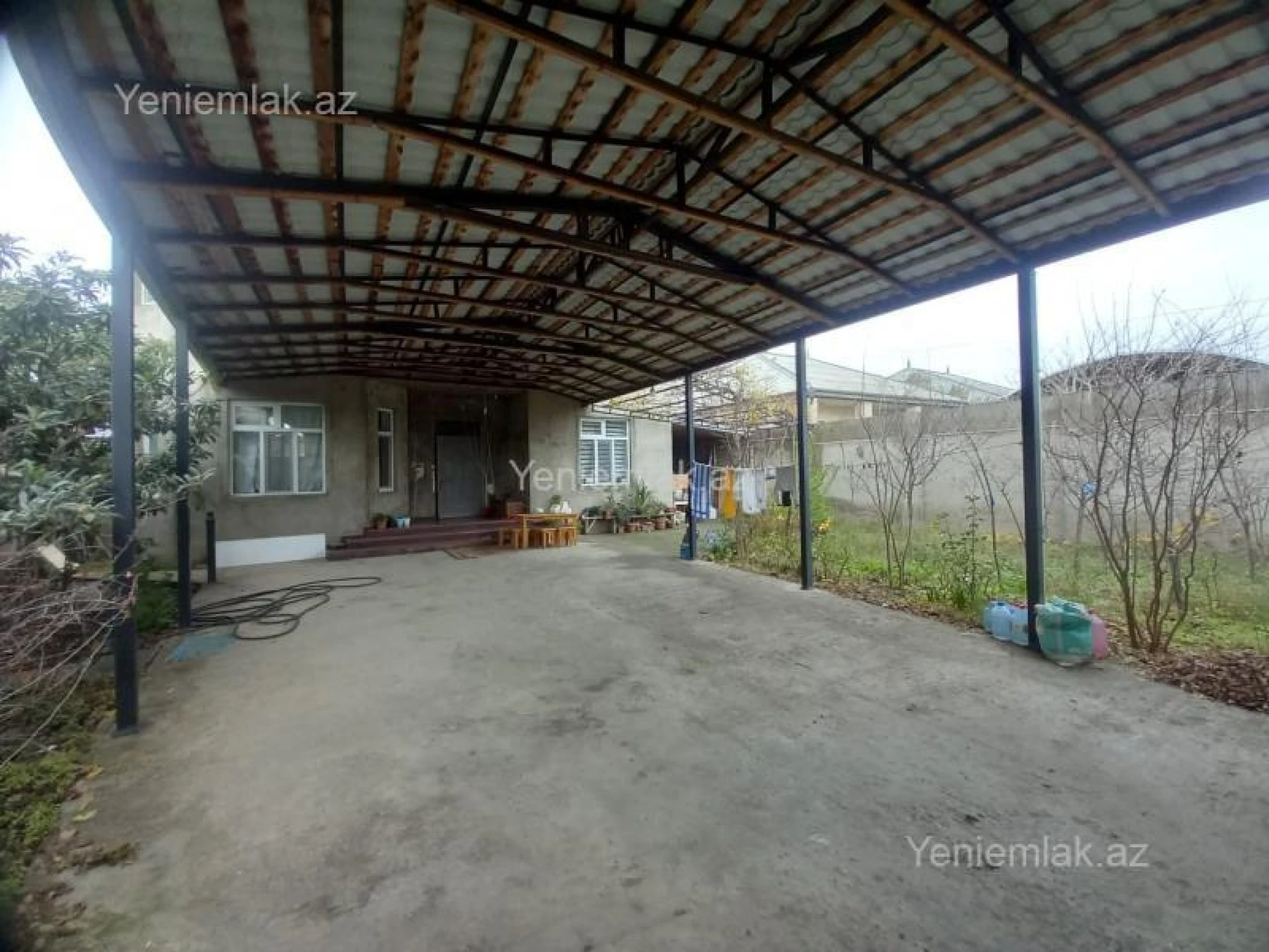 Satılır 6 otaqlı həyət evi 400 m²