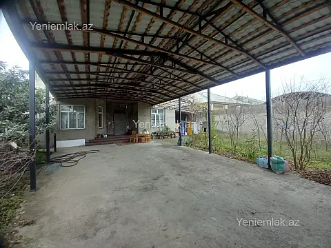 Satılır 6 otaqlı həyət evi 400 m²