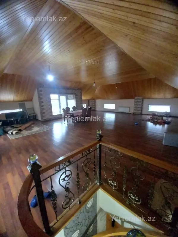 Satılır 6 otaqlı həyət evi 400 m²