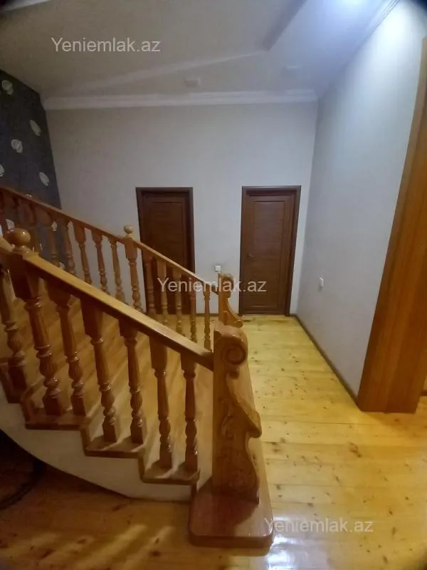 Satılır 6 otaqlı həyət evi 400 m²