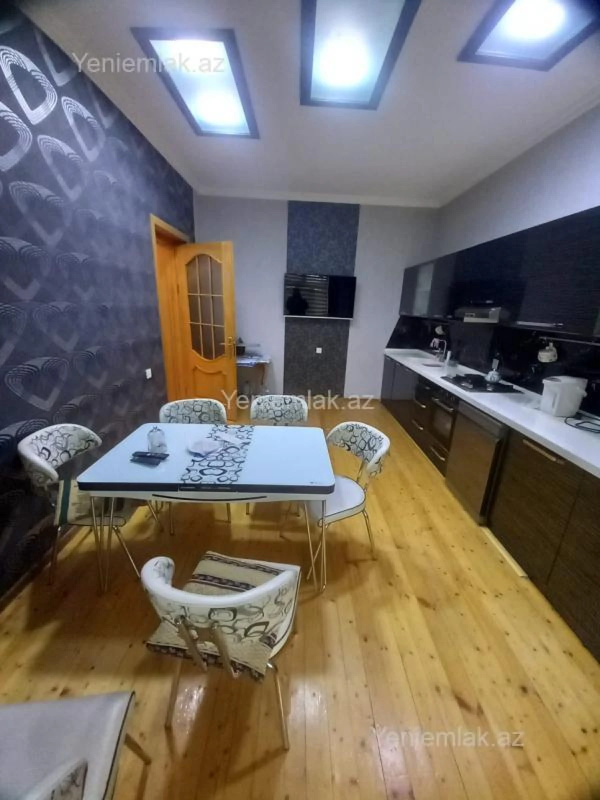 Satılır 6 otaqlı həyət evi 400 m²