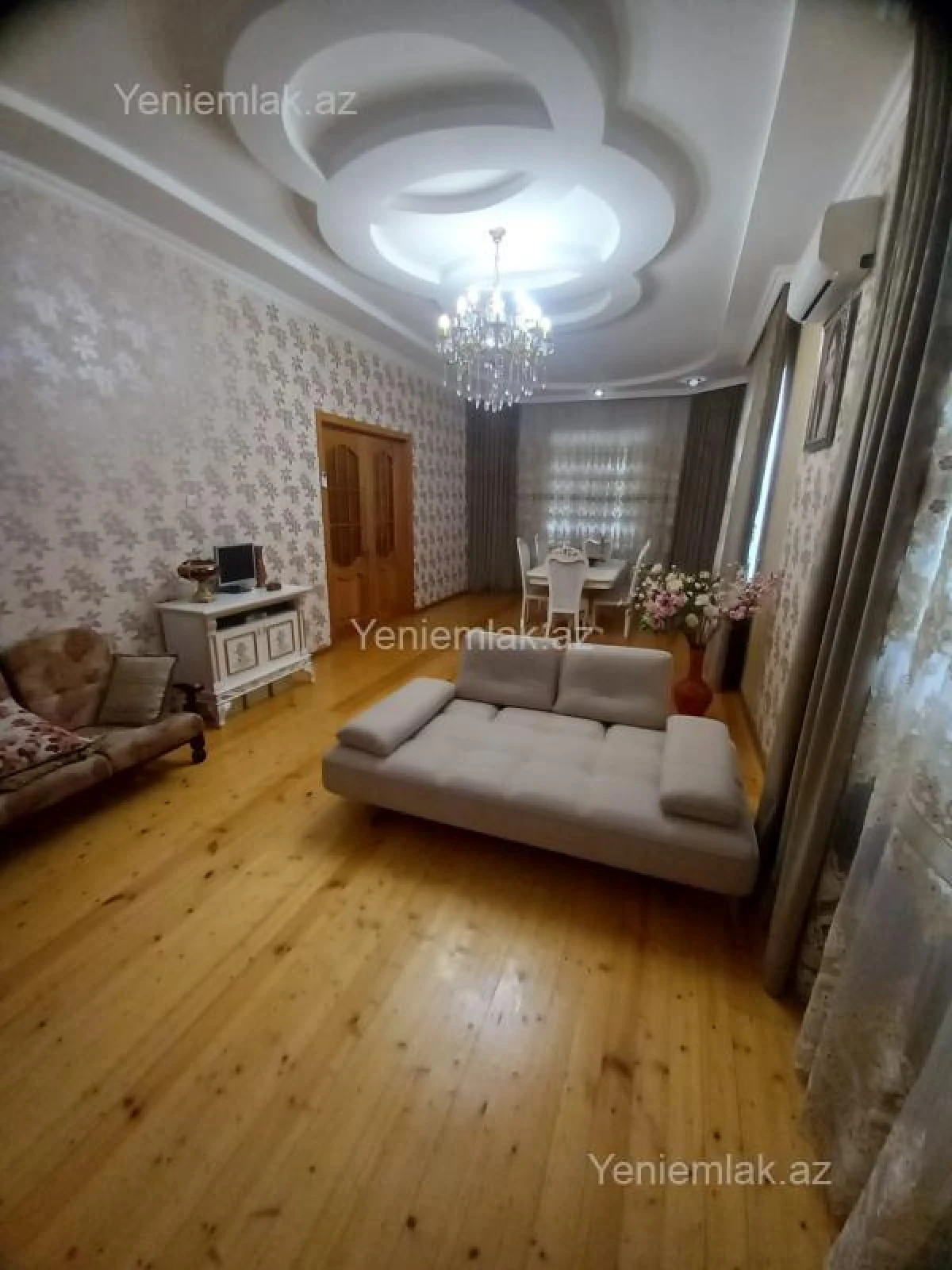 Satılır 6 otaqlı həyət evi 400 m²