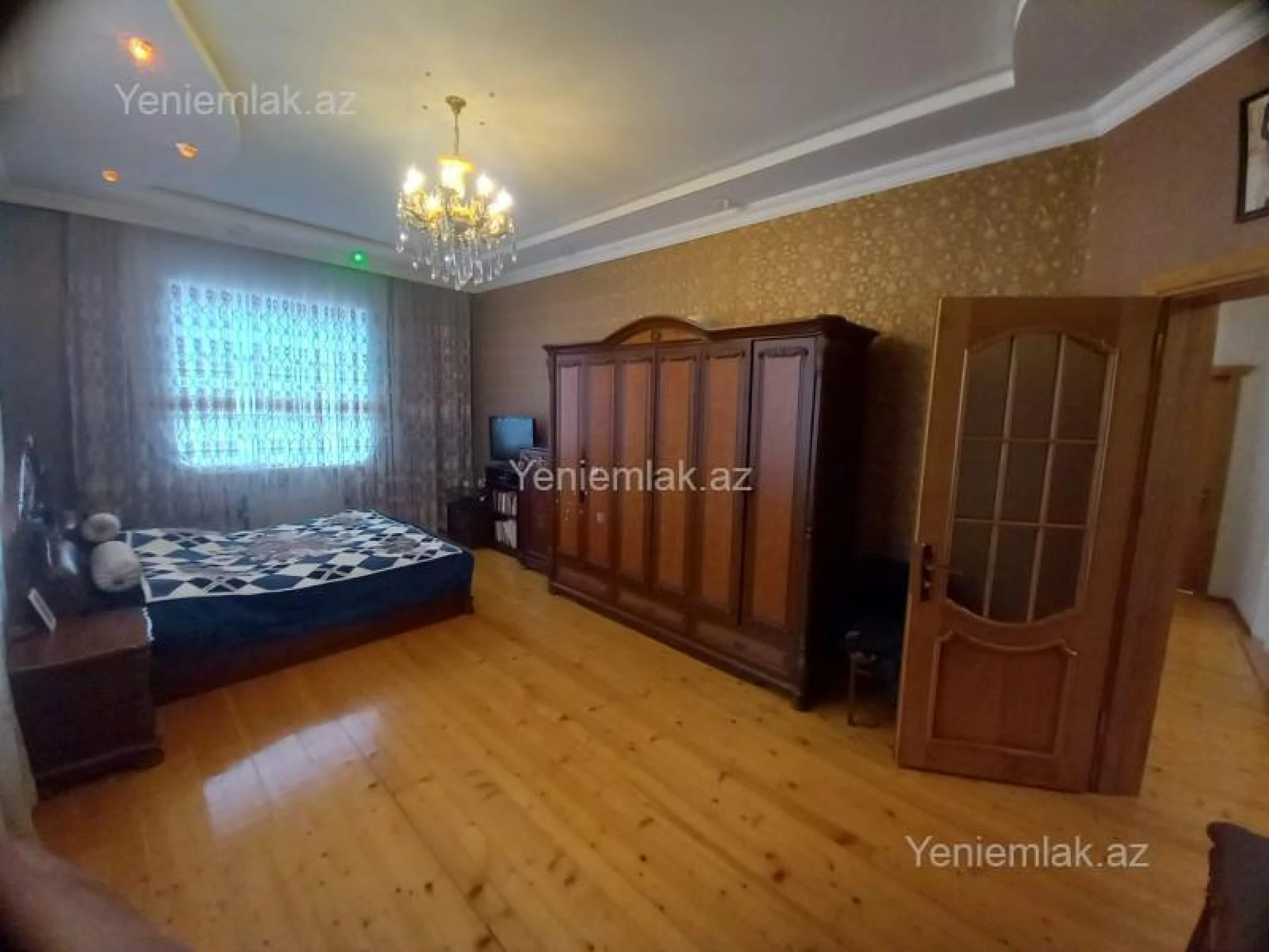 Satılır 6 otaqlı həyət evi 400 m²