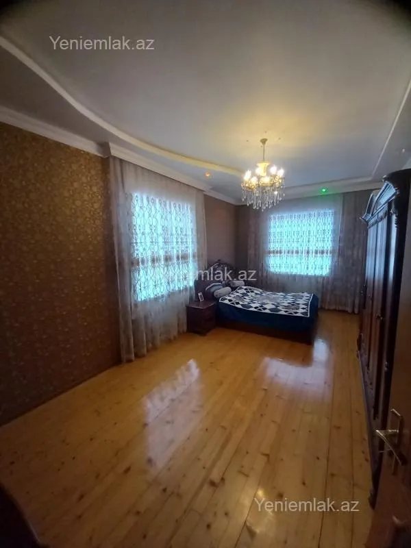 Satılır 6 otaqlı həyət evi 400 m²