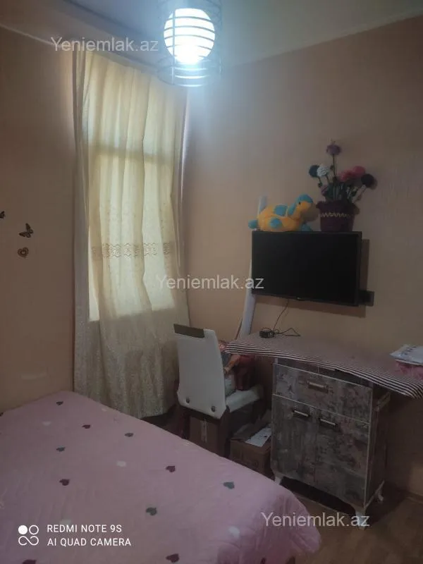 Satılır 2 otaqlı köhnə tikili 55 m²