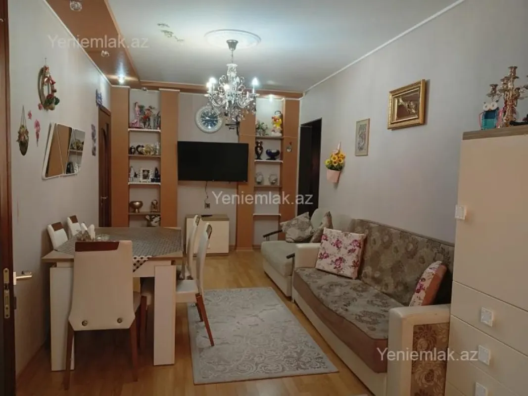 Satılır 2 otaqlı köhnə tikili 55 m²