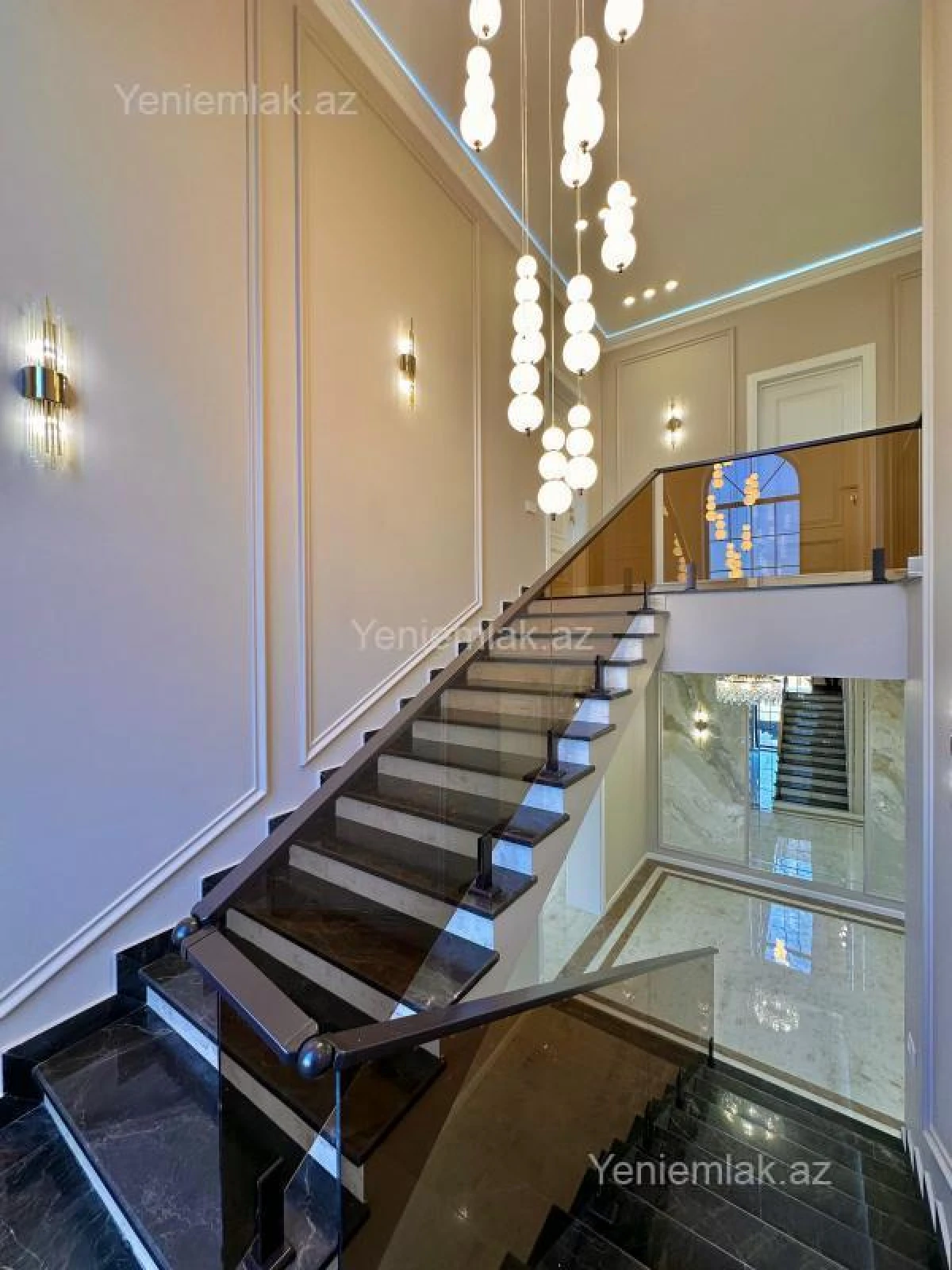 Satılır 5 otaqlı həyət evi 460 m²